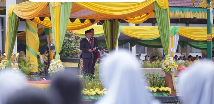 Gubernur Kalteng Memimpin Upacara Peringatan Hari Jadi ke-65 Kabupaten Kotawaringin Barat