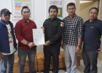 Relawan KHARISMA Laporkan 2 Pemilik Akun Sosmed  ke Bawaslu, Diduga Sebar Konten Black Campaign