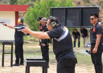 Kapolda Kaltara Ikut Serta Dalam Lomba Menembak di Mako Brimob Polda Kaltara Dalam Rangka HUT Korps Brimob Polri ke-79