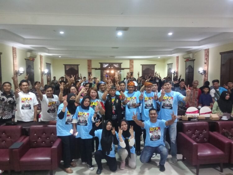 Zainal Paliwang Yakin menang bersama  Relawan Bang Zai