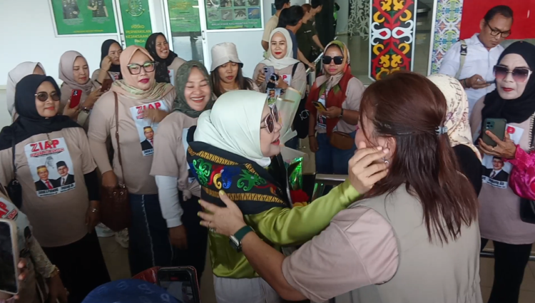 Temui Pendukungnya, Hj. Rahmawati Kampanye Dukung  ZIAP