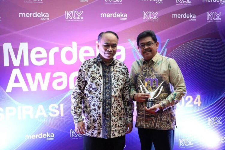 Gubernur Kalsel Terima Penghargaan Merdeka Awards 2024