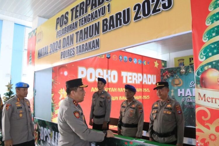 Kapolda Kaltara Pantau Pos Pelayanan Terpadu Operasi Lilin Kayan 2024 di Pelabuhan Tengkayu 1 Kota Tarakan
