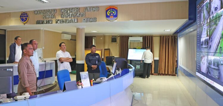 Komisi I DPRD Prov. Kaltara Meninjau Ruangan Command Center DKISP Tarakan