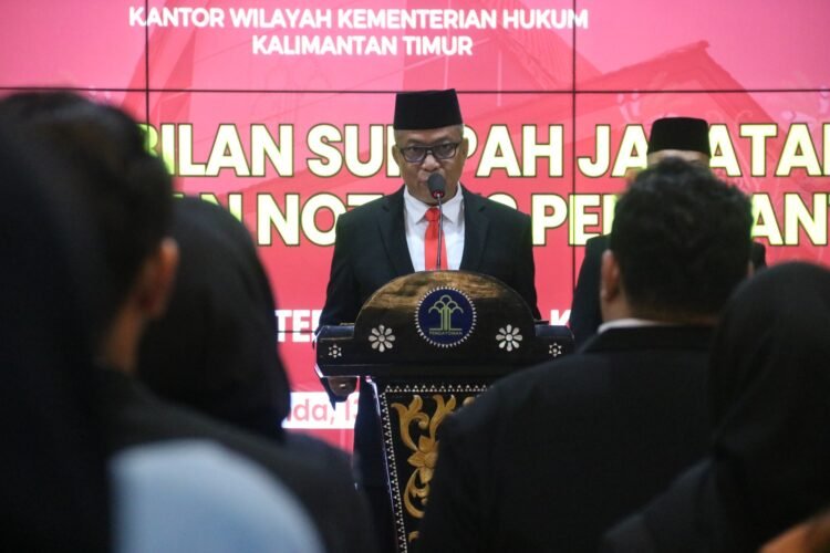 Lantik Notaris dan Notaris Pengganti, Kakanwil Ikmal Tekankan Integritas Dalam Bekerja