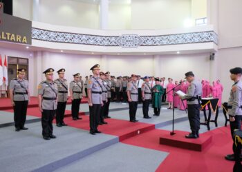 Kapolda Kaltara Pimpin Serah Terima Jabatan ( SERTIJAB ) Sejumlah Pejabat Utama Polda Kaltara