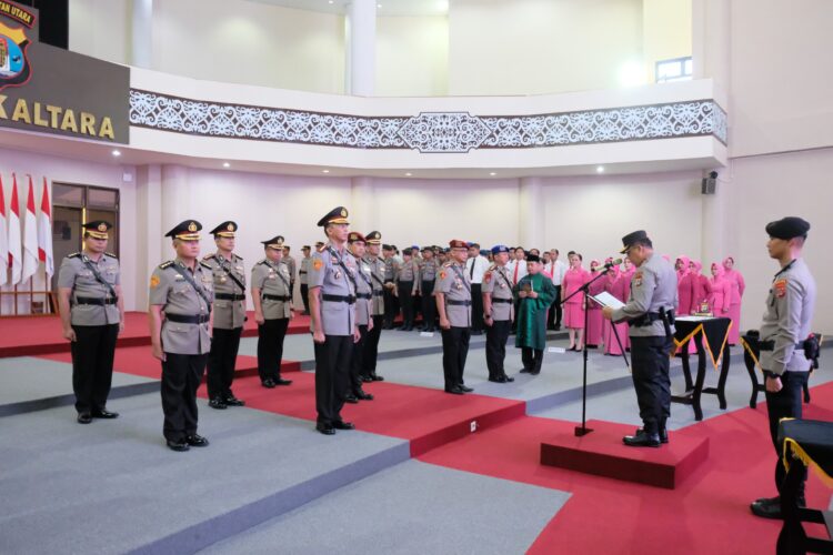 Kapolda Kaltara Pimpin Serah Terima Jabatan ( SERTIJAB ) Sejumlah Pejabat Utama Polda Kaltara