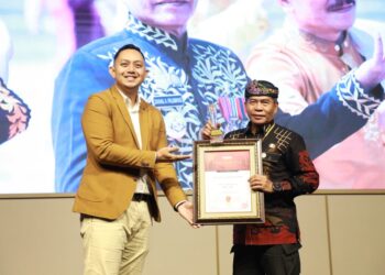 Sukses! Gubernur Zainal Berhasil Raih Penghargaan The Best Leader Indonesia 2025