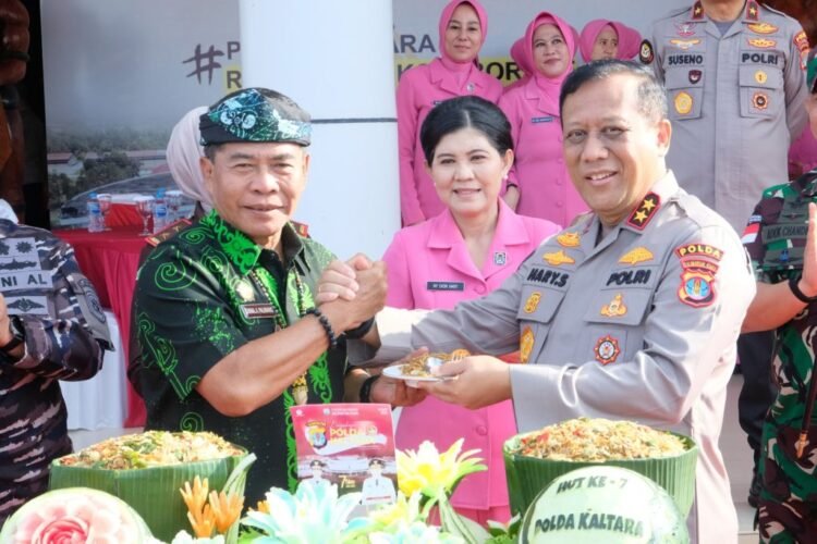 Polda Kaltara Menerima Surprise dari Gubernur Kaltara dan Unsur TNI Dalam Hari Jadi Polda Kaltara ke 7