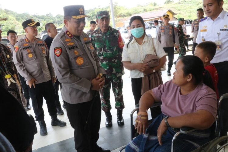 Kapolda Kaltara Irjen Pol. Hary Sudwijanto Sapa Warga Long Ampung dalam Kunjungan Kerja di Perbatasan