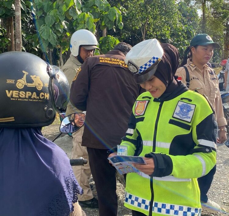 Personel Ops Keselamatan Kayan 2025 Melaksanakan Kegiatan Penindakan Pelanggaran Lalu Lintas
