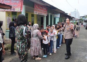 20 Anak di Kampung Selumit Pantai Putus Sekolah, Perjuangan Untuk Masa Depan