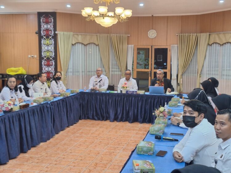 Alexander Palti Berikan Sosialisasi  Pengharmonisasian Secara Elektronik Pada Kanwil Kemenkum Kaltim