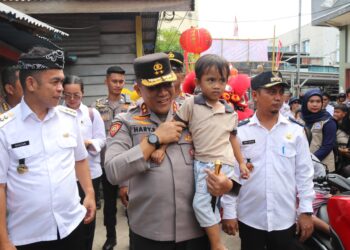 Kapolda Kaltara Kunjungi Kampung Selumit Pantai, Disambut Meriah dengan Barongsai dan Antusiasme Warga
