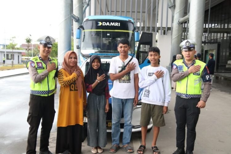 Layanan Mudik Gratis Lebaran Tahun 2025, Ditlantas Polda Kaltara Berikan Pengawalan Kepada Armada Bus Damri