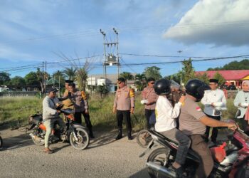 Bersama Unsur Forkopimda Wakil Wali Kota Tarakan Berbagi Takjil Kepada Masyarakat