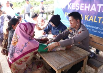Apresiasi Kepada Masyarakat, Kapolda Kaltara dan Ketua Bhayangkari Daerah Kaltara Berbagi  Kasih dan Bakti Kesehatan