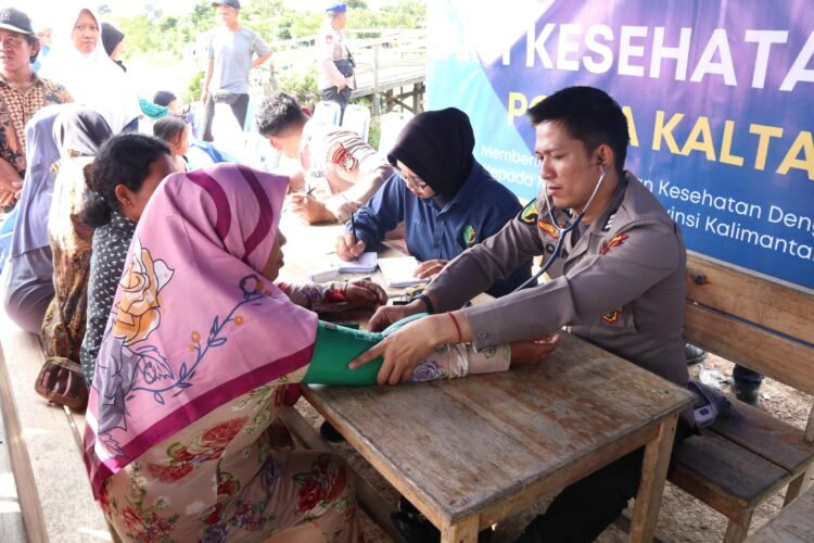 Apresiasi Kepada Masyarakat, Kapolda Kaltara dan Ketua Bhayangkari Daerah Kaltara Berbagi  Kasih dan Bakti Kesehatan