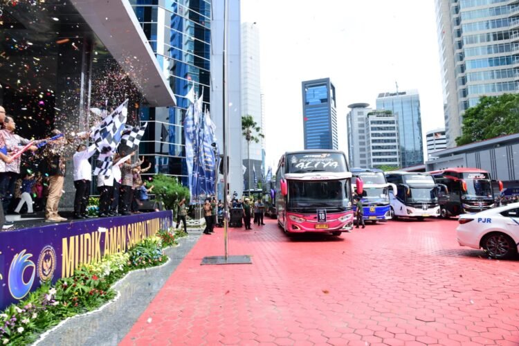 34 Bus Diberangkatkan untuk Mudik Bareng Lintas 4 Kementerian