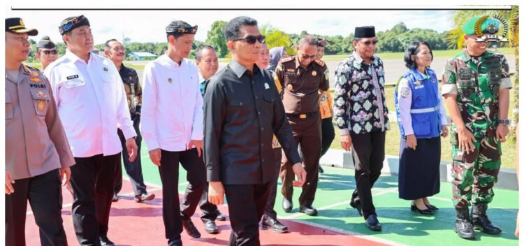 Wakil Ketua DPRD Prov. Kaltara Bersama Gubernur dan Forkopimda Sambut Kedatangan Pangdam VI/Mulawarman