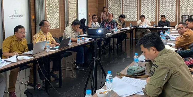 Pansus II DPRD Prov. Kaltara Gelar Rapat Finalisasi Pembahasan Raperda Pengembangan Ekonomi Kreatif dan Penanaman Modal