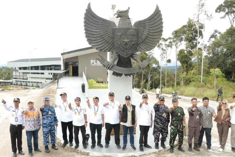 Ketua DPRD Prov. Kaltara bersama  Gubernur Zainal dan Wagub Ingkong Serta  Forkopimda Tinjau PLBN Long Nawang