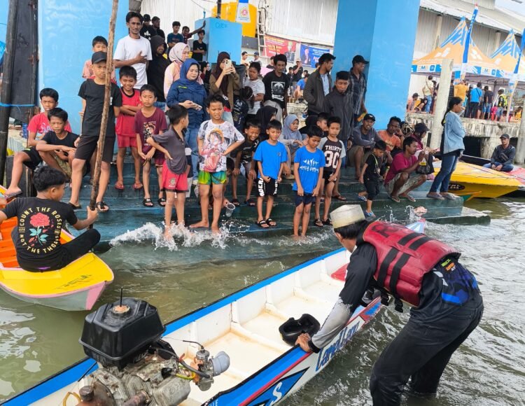 Meriah! Lomba Ketinting Ramaikan Pesisir Tarakan
