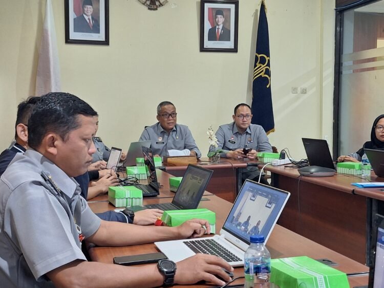 Dukung Percepatan Penyusunan Regulasi, Kanwil Kemenkum Kaltim Gelar Rapat Harmonisasi Serentak Raperkada Koperasi Merah Putih
