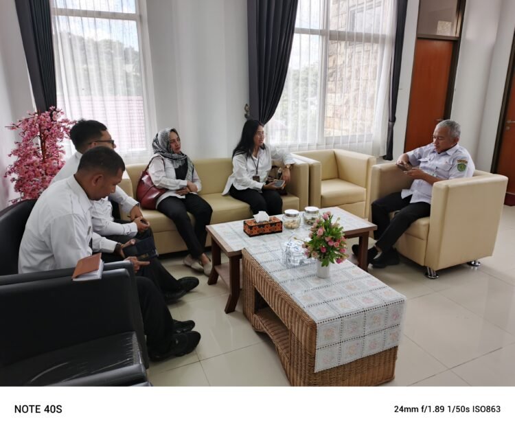 Kanwil Kemenkum Kaltim dan Dinas PKKUKM Sinergikan Percepatan Pembentukan Koperasi Merah Putih