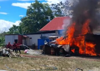 Kios BBM dan Sembako di Desa Binusan Terbakar