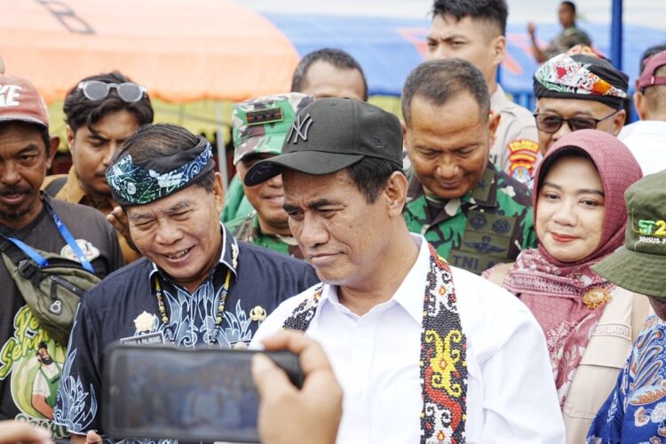 Kunjungi Sajau Hilir, Mentan RI Dorong Percepatan Tanam dan Swasembada Pangan 2025