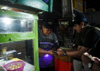 BI Kaltara Edukasi Ciri Keaslian Uang Rupiah dan Penggunaan QRIS Kepada Pedagang Kaki Lima