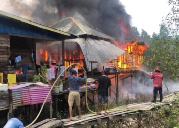 Respons Cepat Damkar Atasi Dua Kebakaran di Sebatik pada Hari yang Sama