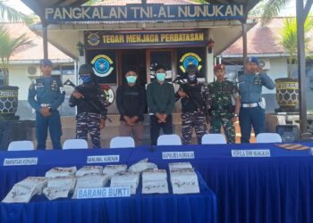Gagal Selundupkan 11,5 Kg Sabu dari Malaysia, TNI AL Tangkap Dua Kurir di Perairan Karang Unarang
