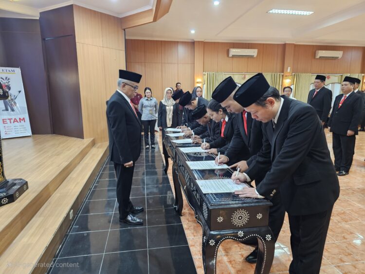 Kakanwil Ikmal Idrus Lantik 32 Pejabat Penyidik Pegawai Negeri Sipil