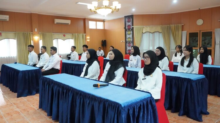 Kakanwil Kemenkum Kaltim Beri Arahan kepada 16 CPNS: Bangun Mentalitas Positif dan Tunjukkan Sikap Terbaik