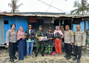 Kapolsek Tarakan Timur Laksanakan Bansos di Pantai Amal Kota Tarakan