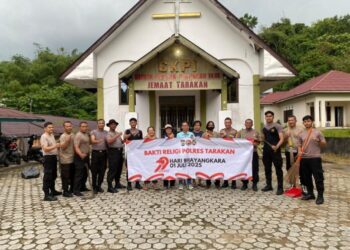 Polsek Kawasan Pelabuhan Polres Tarakan Gelar Bakti Religi di GKPI Pamusian Peringati HUT Bhayangkara ke-79