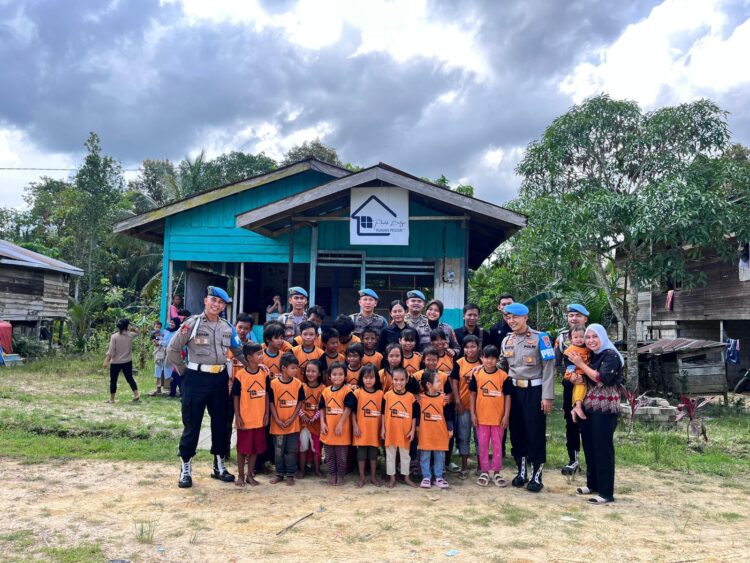 Bakti Sosial Bidpropam Polda Kaltara, Semangat Baru Bagi Pondok Belajar Punan Pesisir