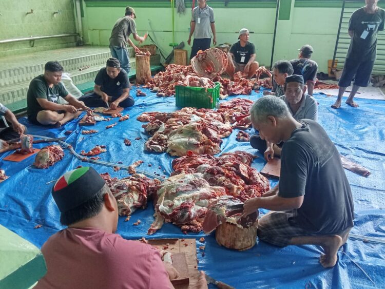Masjid Darun Najah Tarakan Salurkan 900 Kantong Daging Qurban