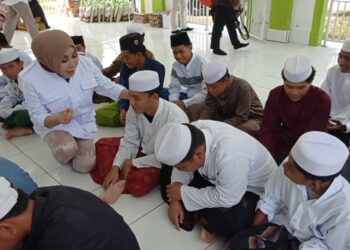 Kunjungi Pesantren Al-Khairaat Sebatik, Rahmawati Mengapresiasi Semangat Para Santri yang Menuntut Ilmu