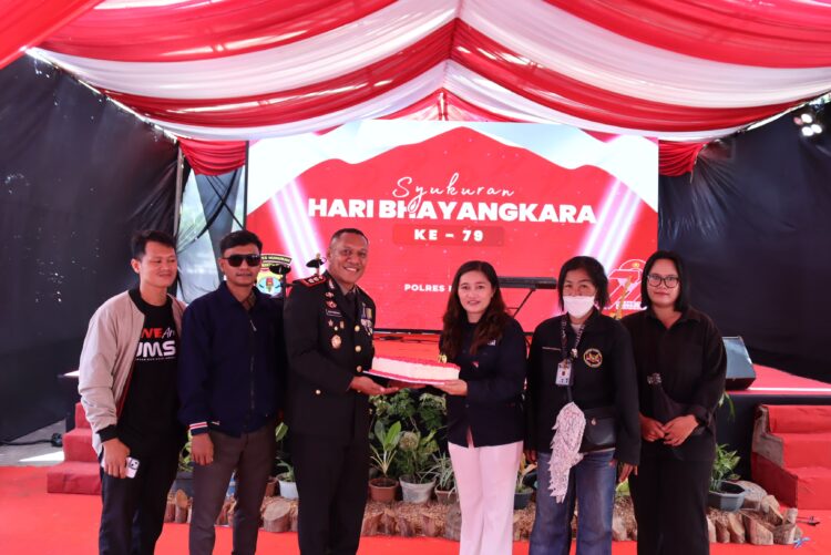 Kapolres Nunukan Dapat Kejutan dari JMSI dan Wartawan di HUT Bhayangkara ke-79