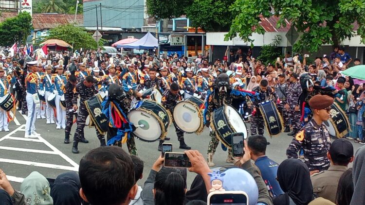 Kirab Taruna Akademi Angkatan Laut Disambut Meriah Warga Tarakan