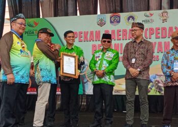 KTNA Nasional Beri Penghargaan Adhi Bhakti Tani Nelayan kepada Bupati Nunukan