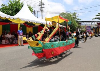 Ramaikan Festrival Iraw Tengkayu XIV dengan Pawai Budaya 2025