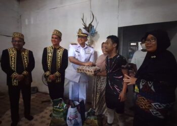 Isi Perayaan HUT ke-26 Nunukan, Bupati Salurkan Bantuan Permakanan ke Kelompok Rentan