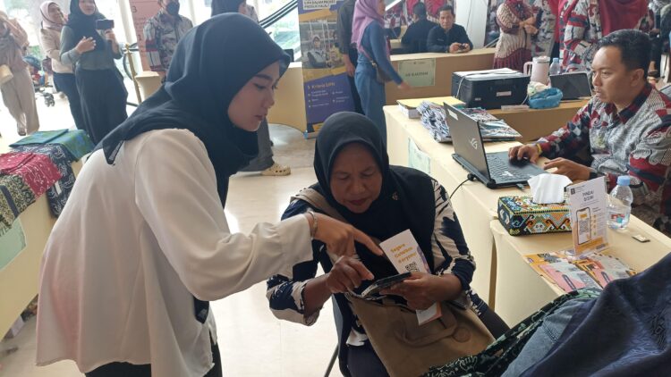 Kanwil Kemenkum Kaltim Memberikan Edukasi Pentingnya Perlindungan Hukum Hak Cipta di Pemeran ‘The Spirit Of Borneo’