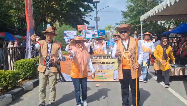 Pawai Budaya HUT Ke-26 Kabupaten Nunukan Wadah Pelestarian Kearifan Lokal