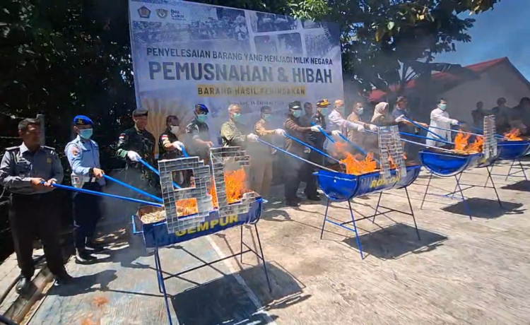Bea Cukai Nunukan Musnahkan Ribuan Barang Ilegal Hasil Tegahan Satu Tahun