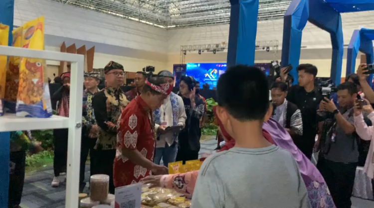 Gubernur Ajak Masyarakat Belanja dan Cintai Produk UMKM Lokal